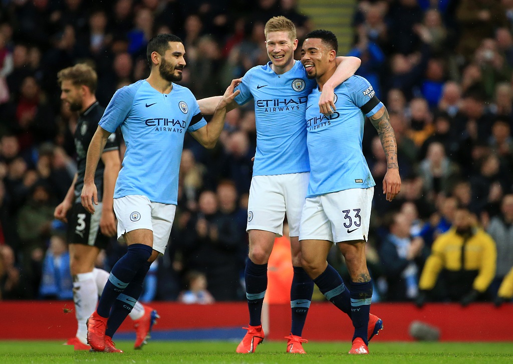 懂球帝2025年10月MVP候选出炉：凯哈姆入围，加布、门德斯在列