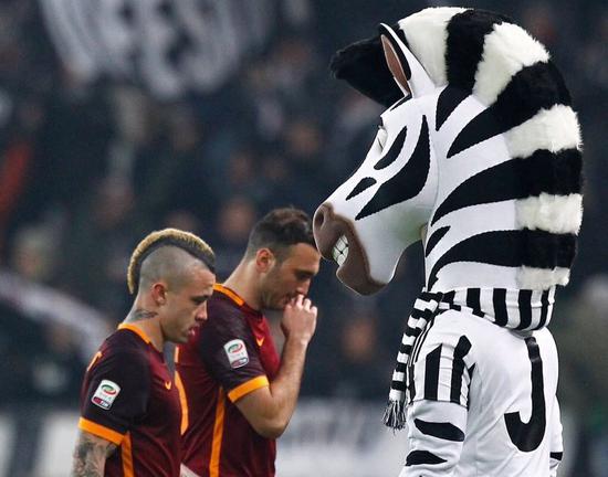 拜仁官方：于帕梅卡诺因负荷管理未进战圣保利大名单