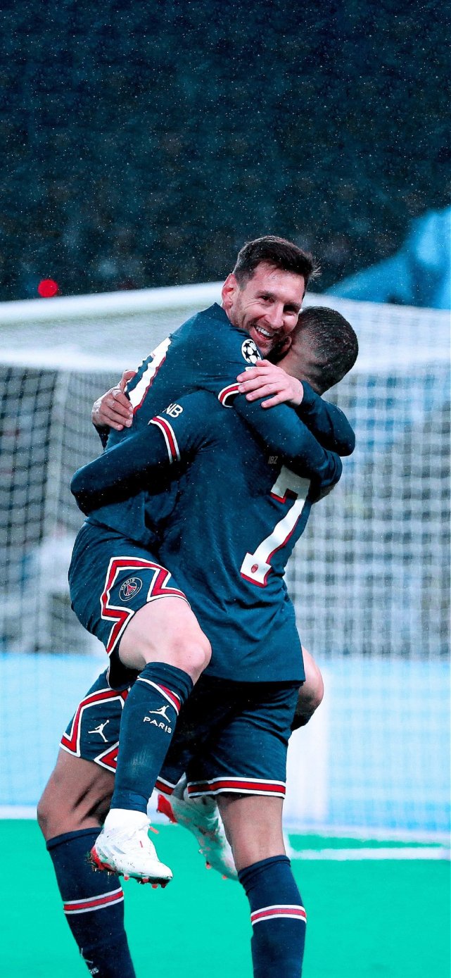 乌度卡：控卫是最难打的位置之一，阿门需要在攻传之间找平衡