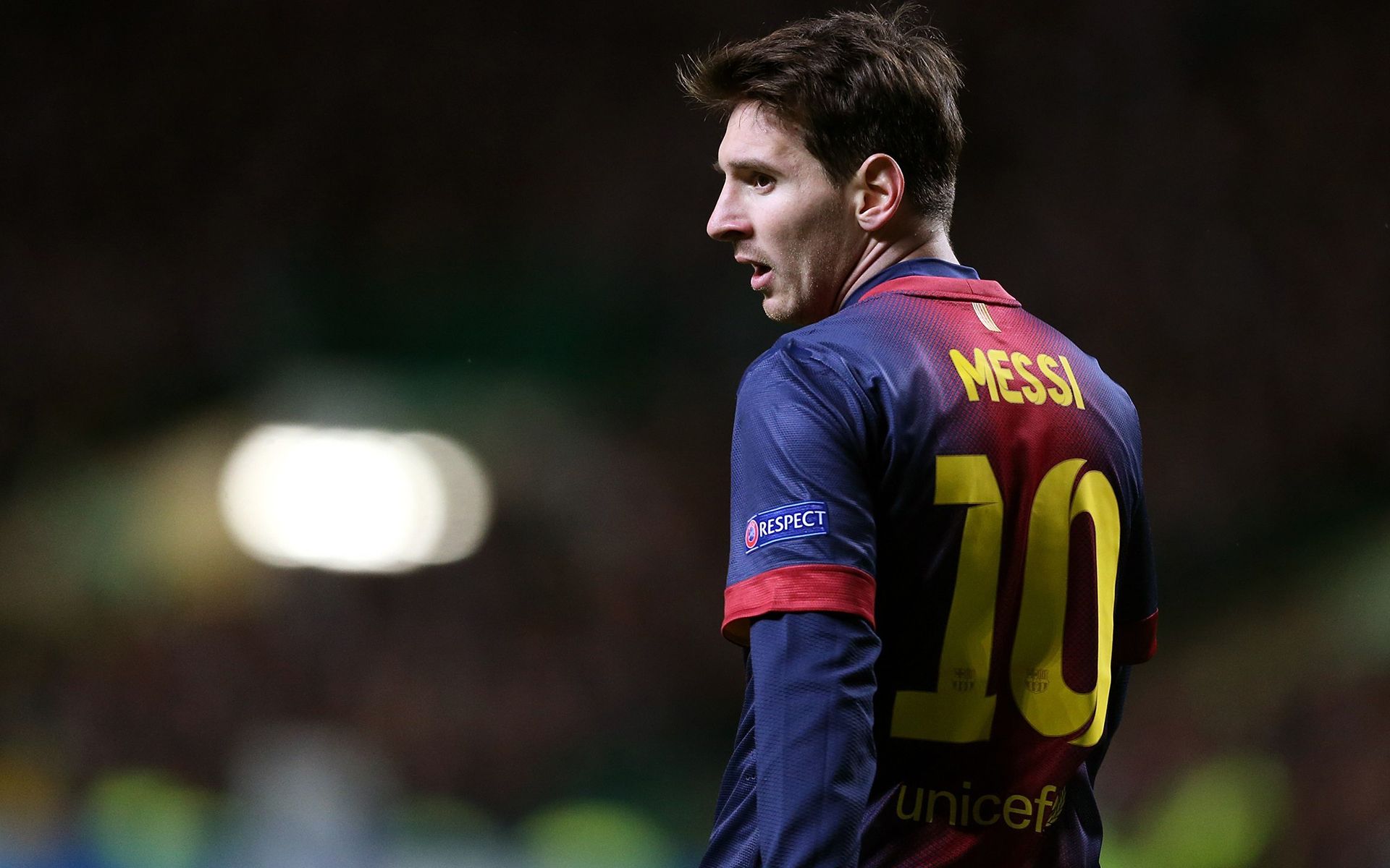 本赛季湖人打到关键时刻的比赛8胜0负，未尝败绩