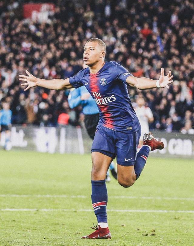 《在场外》视频栏目｜对话辽宁铁人：家乡、平常心和关于中超的明天