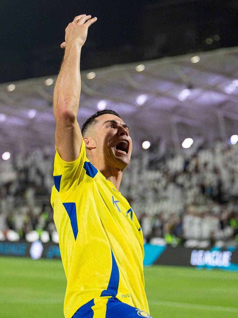 前意甲裁判谈DV9点球被吹：他和防守球员互有拉扯，都不犯规