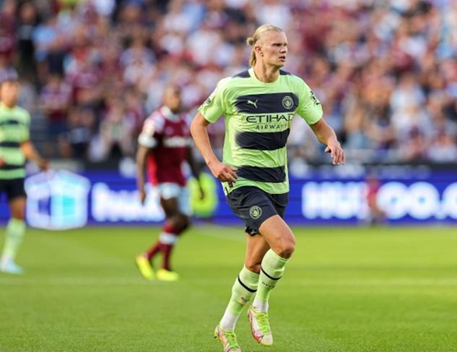 伤愈归来！阿方索·戴维斯时隔262天后重回拜仁大名单