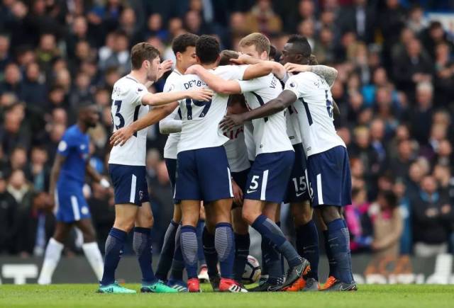 官方：费内巴切签下前狼队后卫塞梅多，双方签约两年